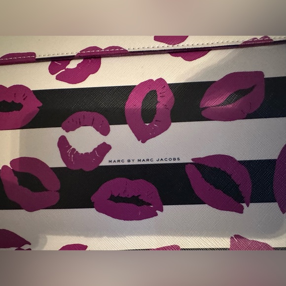 Marc Jacobs slip sleve (new) - Picture 14 of 14